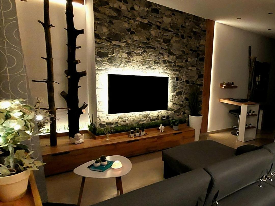 Sky View Suite Серес Екстериор снимка