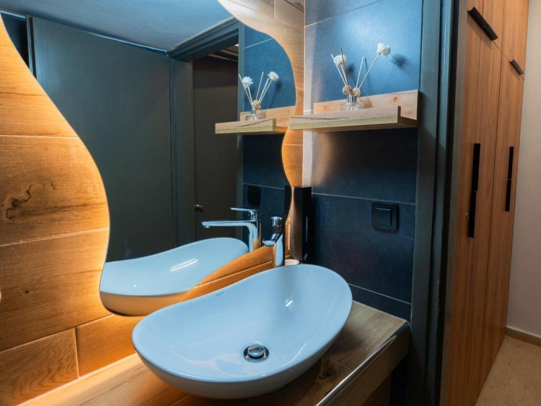 Sky View Suite Серес Екстериор снимка